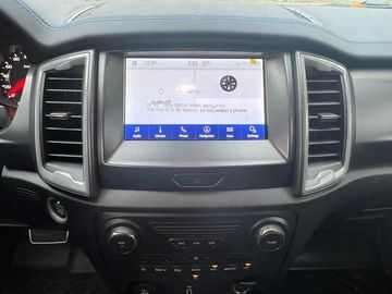 Ford Raptor 2023 được trang bị màn hình cảm ứng 8 inch
