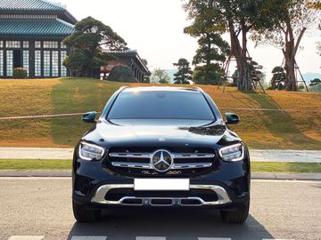 Ở lần nâng cấp mới nhất, Mercedes GLC 200 2023 đã được bổ sung thêm một số trang bị