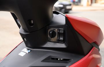 Honda Winner X 2023 còn được trang bị tiêu chuẩn khóa thông minh Honda SmartKey