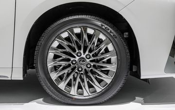 La-zăng đa chấu kích cỡ 18 inch của Lexus LM350 2024
