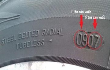 Lốp quá hạn sử dụng cần được thay mới.