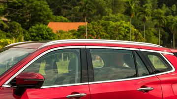 Cửa sổ Ford Territory 2023 cũng được viền chrome sang trọng