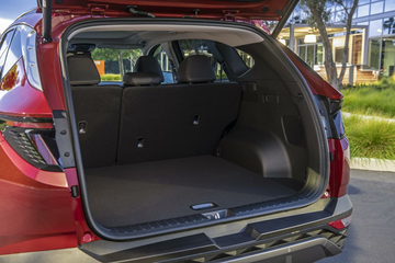 Hyundai Tucson 2024 sở hữu khoang hành lý có dung tích tiêu chuẩn đạt 539 lít