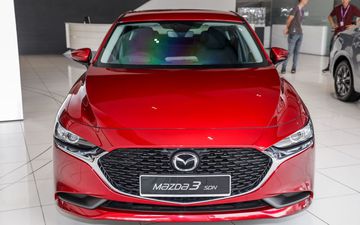 Đầu xe Mazda3 2021 bề thế, cá tính hơn hẳn bản tiền nhiệm 