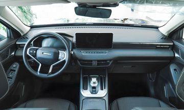 Bảng táp lô Haval Jolion 2025 có thiết kế sang trọng và tiện nghi.