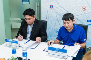 Đại diện VIETMAP và Đăng Mẫn ký hợp đồng Hợp tác chiến lược.