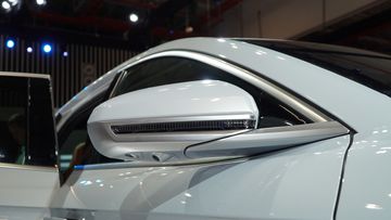 Gương chiếu hậu BYD HAN 2025 thiết kế hiện đại, đi kèm đầy đủ tính năng cần thiết