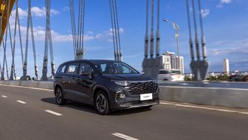 Hyundai Custin 2024 cũng trang bị các công nghệ vận hành hiện đại