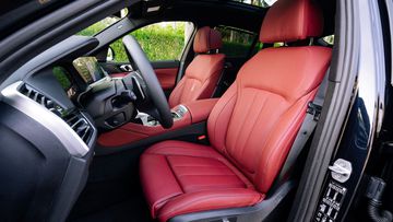 Ghế ngồi BMW X6 2023 được bọc da Vernasca cao cấp