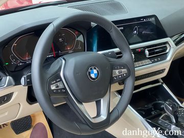 Danh gia so bo xe BMW 330i 2020