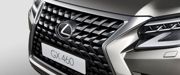 Lexus GX 460 16 Thiết kế lưới tản nhiệt màu đen dạng con suốt cùng các họa tiết 3D của Lexus GX 460 2023
