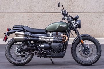 Scrambler 900 màu xanh rêu nhám