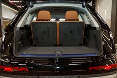 Khoang để đồ Audi Q7 2025 ở vị trí tiêu chuẩn