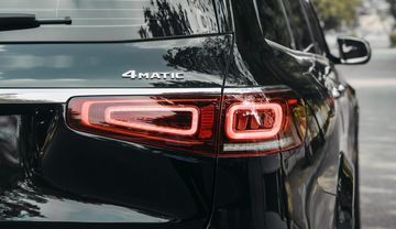 Cụm đèn LED hậu tái thiết kế theo hướng mỏng