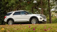 Đường gân dập nổi trên Ford Explorer 2022 lại có sự dứt khoát, táo bạo