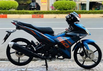  Thân xe trông hầm hố, cá tính với thiết kế góc cạnh, sắc sảo, phù hợp với dáng người nam giới