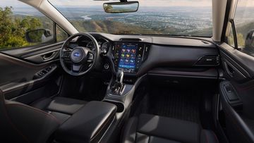 Khoang lái được thiết kế đẹp mắt