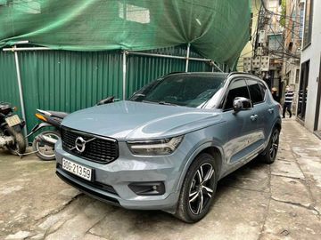 Volvo XC40 có ngoại hình sắc sảo, góc cạnh