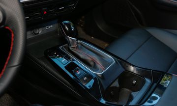 ần số của MG5 2023 ở dạng trụ với cấu hình sang số dạng thẳng