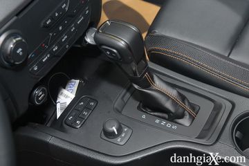 Hộp số 10 cấp trên Ford Ranger Wildtrak 2018