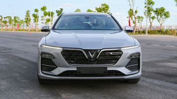 So sánh nhanh Toyota Camry 2020 và VinFast LUX A2.0 2020 8 danhgiaxe.com 3 123418 005928