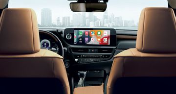 Màn hình giải trí cảm ứng ở trung tâm khu vực điều khiển