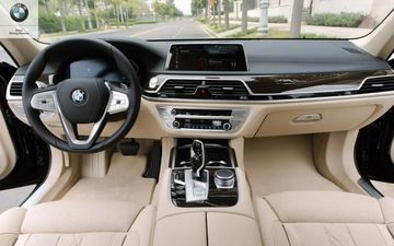 BMW 730Li 2024 sở hữu nhiều tính năng cao cấp, đáp ứng tốt mọi nhu cầu của người dùng