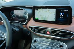 Màn hình trung tâm của Hyundai SantaFe tích hợp định vị bản đồ