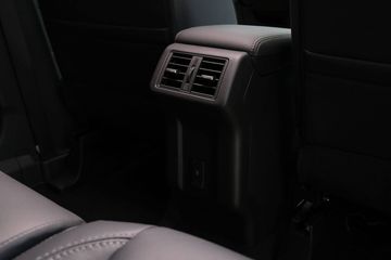 Cửa gió cho hàng ghế sau