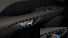 Hệ thống mở cửa kiểu nút ấn chốt điện tử e-latch một chạm trên Lexus RX 2023