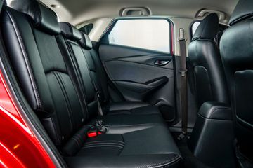 Hàng ghế sau trên Mazda CX-3 hạn chế cho chiều cao trên 1m75