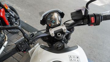 Triumph Trident 660 2023 sở hữu hệ thống hỗ trợ người lái ride by wire