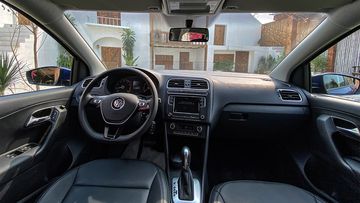 Nội thất của phiên bản Volkswagen Polo đầu tiên tại Việt Nam