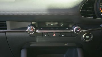 Hệ thống điều hòa tự động 2 vùng độc lập chỉ có từ phiên bản Luxury