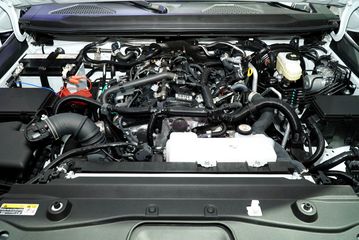 Toyota Land Cruiser Prado 2025 được trang bị động cơ xăng 2.4L hoàn toàn mới