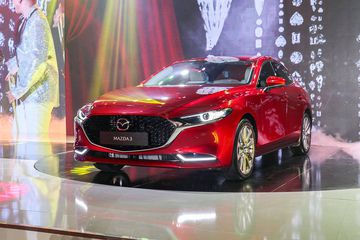 So sánh nhanh Honda Civic 2020 và Mazda3 2020 2 danhgiaxe.com 2 151338 120623