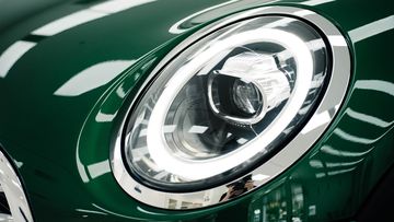 Đèn chiếu sáng công nghệ LED dạng tròn trên MINI One 2024