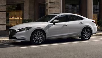 Mazda 6 phù hợp với nhu cầu di chuyển trên phố hay chạy đường trường, đảm bảo mang đến sự hài lòng cho cả người lái và hành khách