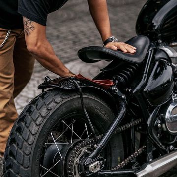 Bonneville Bobber sở hữu hệ thống thống treo trước dạng ống với đường kính 47mm