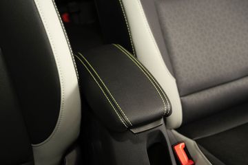 Bệ tỳ tay trên KIA Morning 2021