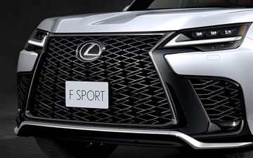 Thiết kế lưới tản nhiệt màu đen dạng con suốt cỡ lớn của Lexus LX600 F Sport 2023