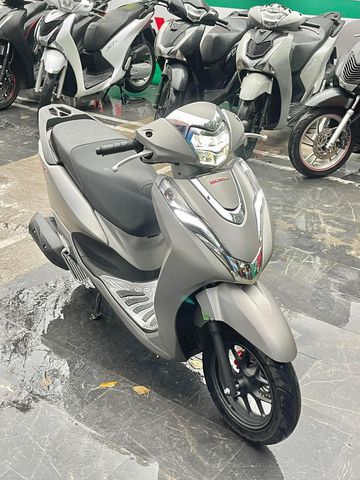 Honda Lead 2024 sở hữu thiết kế hiện đại với đường nét thon gọn