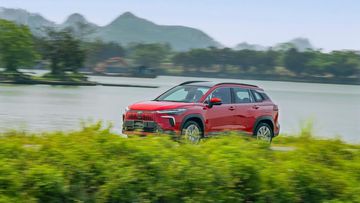 So với các đối thủ, Toyota Corolla Cross 2024 vẫn cho cảm giác vận hành nhàm chán