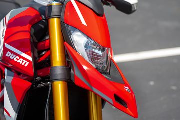 Đèn chạy ban ngày (DRL) trên xe không gây chói mắt cho người đối diện