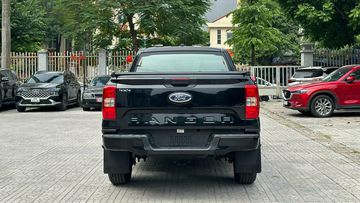 Đuôi xe Ford Ranger 2024 gần như vẫn giữ nguyên kiểu dáng và nâng cấp thêm một số chi tiết
