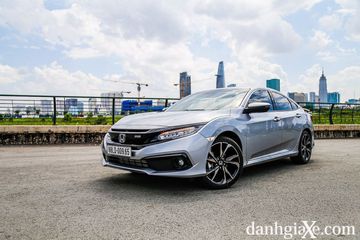 So sánh nhanh Honda Civic 2020 và Mazda3 2020 7 danhgiaxe.com honda civic rs 17 122547 120716