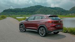 Thân xe có phần lịch lãm của Hyundai Tucson 1.6T-GDi