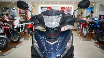 Mặt nạ trước tạo hình chữ V sắc nét đầy mạnh mẽ