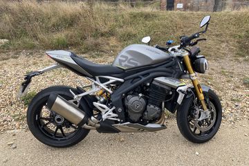 Triumph Speed Triple 1200 RS 2023 màu bạc nhám