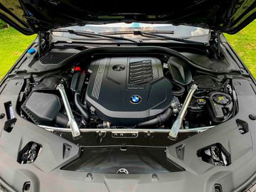 Không chỉ cho ra hiệu năng vận hành cao, BMW 840i 2024 còn mang đến những trải nghiệm lái đầy phấn khích 